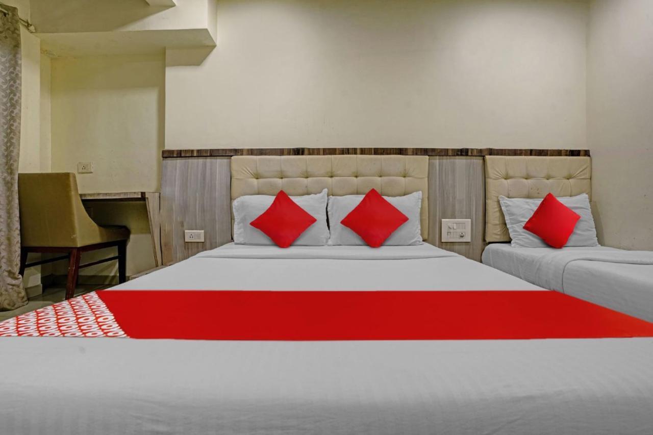 Pop 81030D Hotel Crystal Park Jogeshwari Mumbai Exterior photo