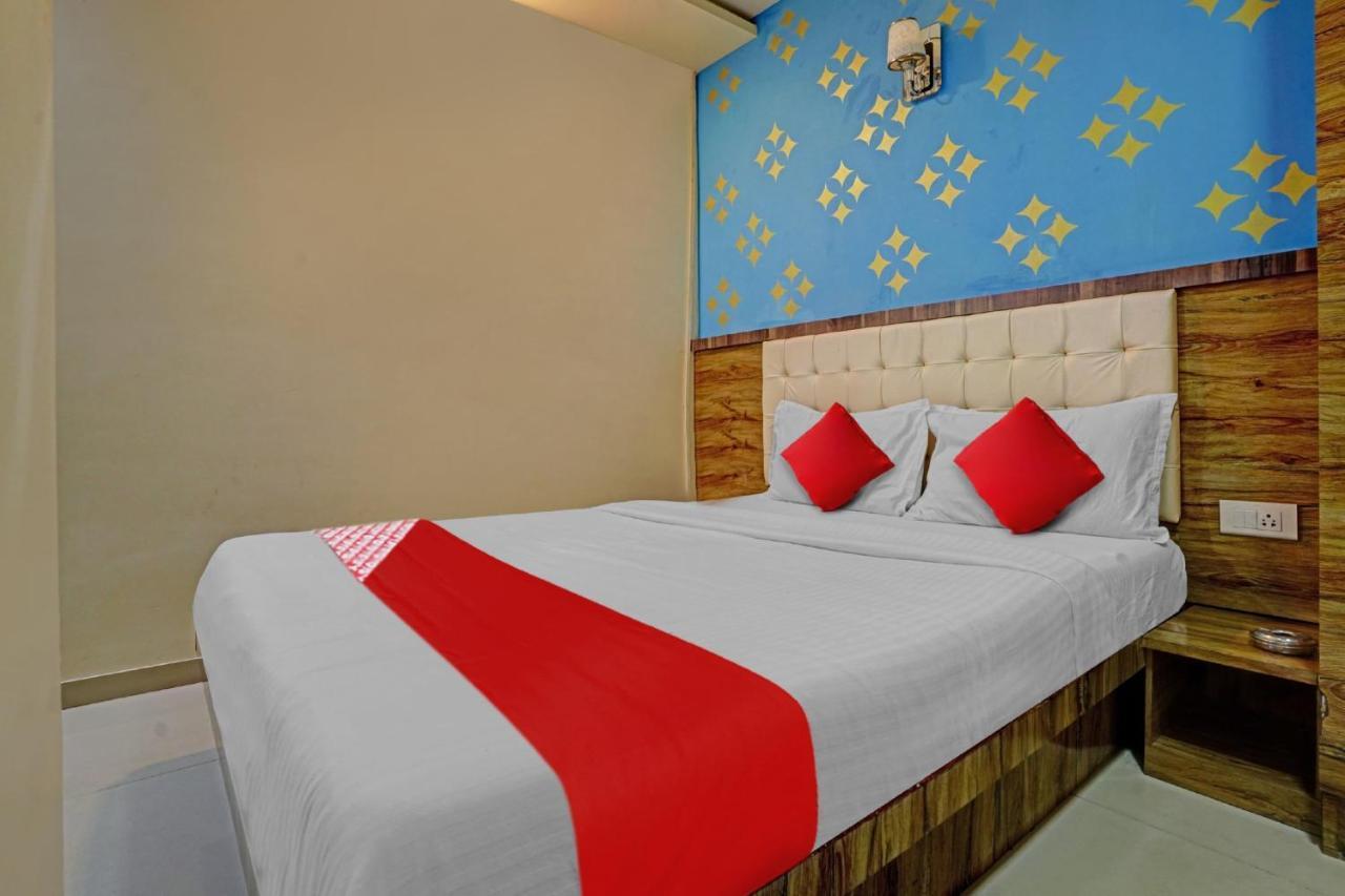 Pop 81030D Hotel Crystal Park Jogeshwari Mumbai Exterior photo